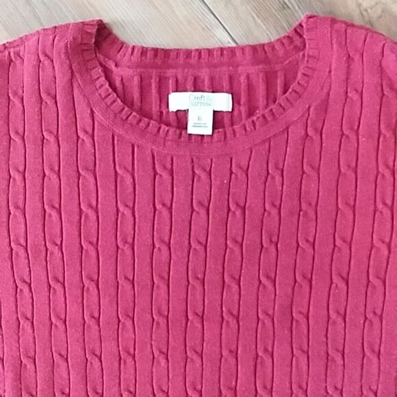 - Croft & Barrow women's XL crewneck sweater. Red with metallic thread - Picture 3 of 7